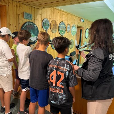 Grundschulkinder zu Besuch