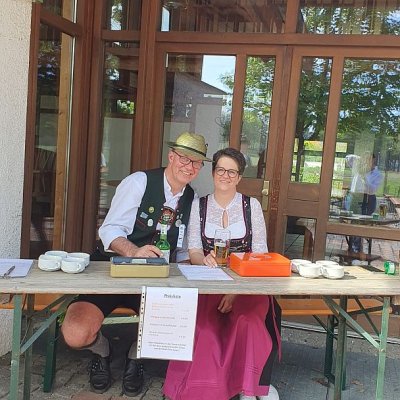 Maibaum, Festzug und Festtag im Bierzelt