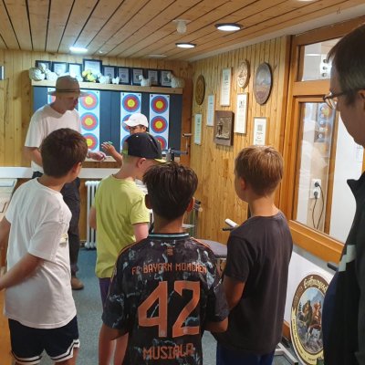 Grundschulkinder zu Besuch